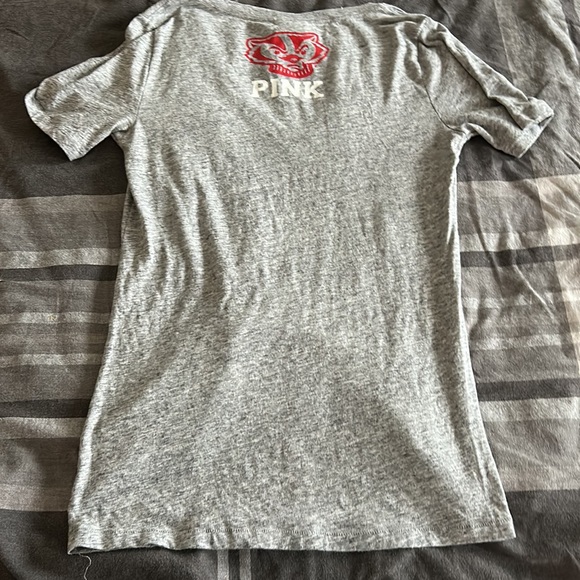 PINK VS Wisconsin Badgers Top - Picture 4 of 5